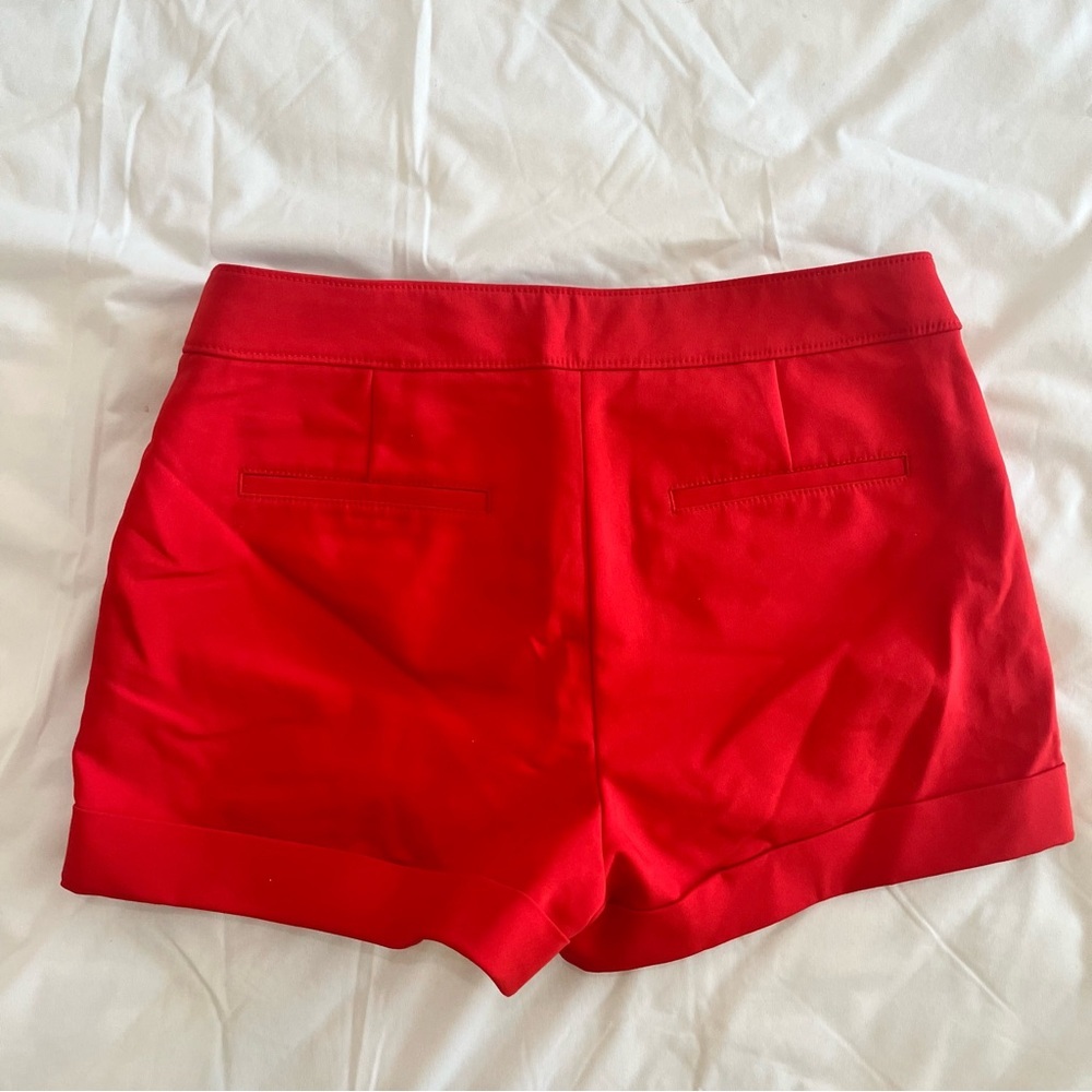 NWT Express Women's Shortie Mid-Rise Shorts Cuffed Pockets Stretch Preppy Size 6 - Picture 2 of 9